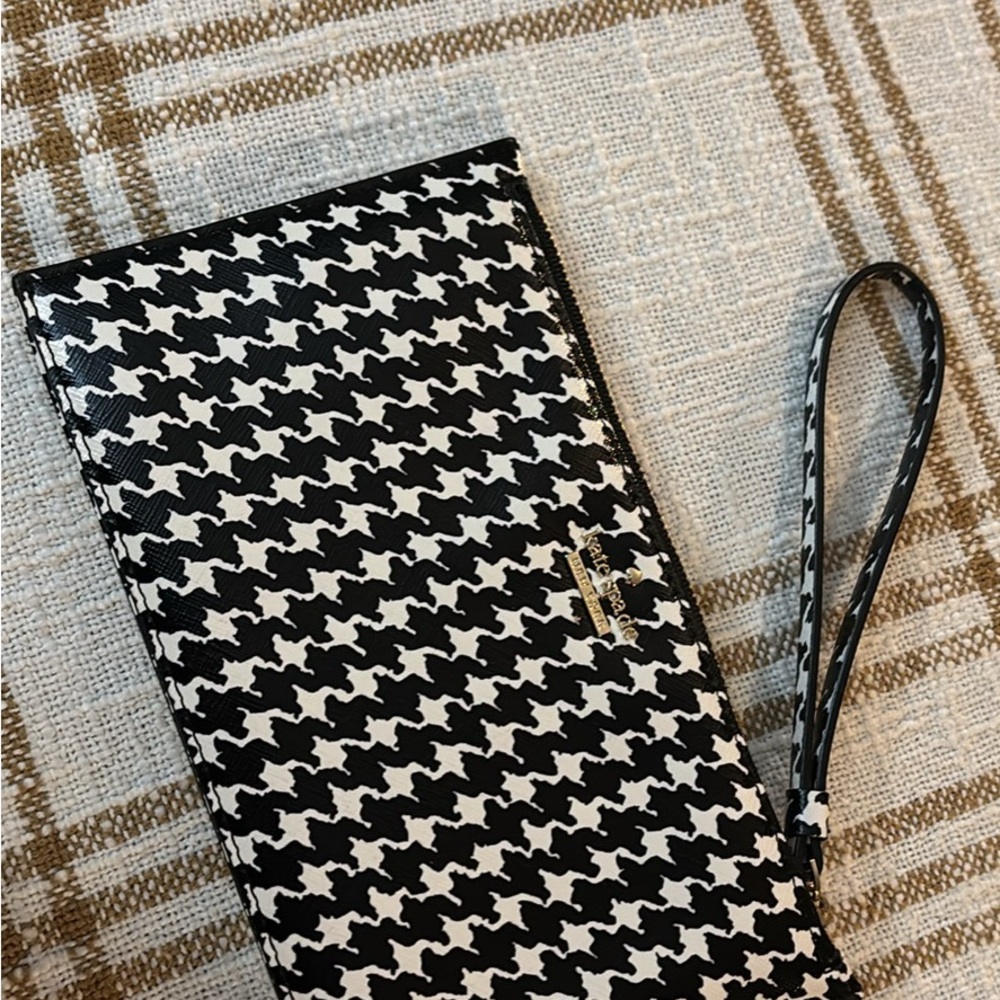 Kate Spade Black and White Houndstooth Pouch